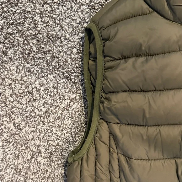 Love Tree Olive Puffer‎ Vest - Medium - Picture 3 of 10